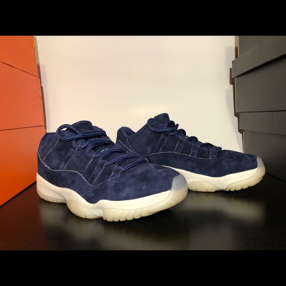 Jordan 11 Low Jeter - Picture 5 of 8